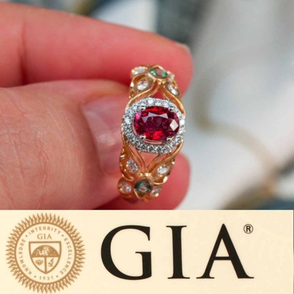 Rare Untreated Ruby Alexandrite 18k Gold Ring